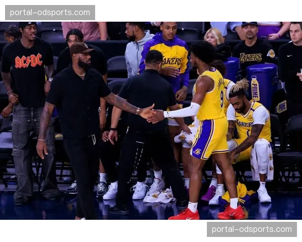 湖人放弃力保西部前三：主动争取第四避强敌半区策略调整